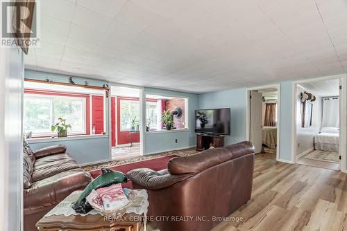 24 Addison Street, Bayham (Port Burwell), ON - Indoor Photo Showing Living Room