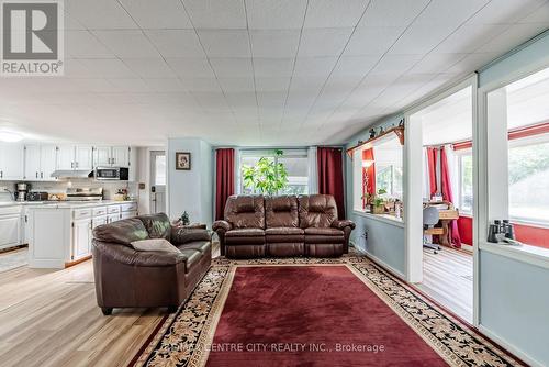 24 Addison Street, Bayham (Port Burwell), ON - Indoor Photo Showing Living Room