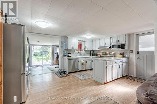 24 Addison Street, Bayham (Port Burwell), ON - Indoor Photo Showing Kitchen