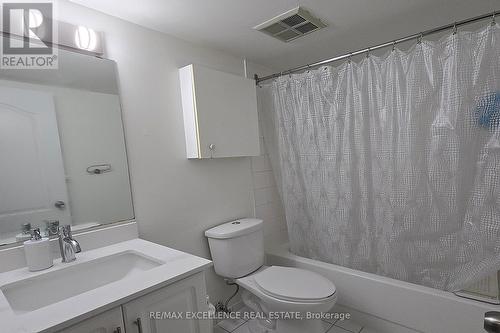 809 - 25 Grenville Street, Toronto, ON - Indoor Photo Showing Bathroom