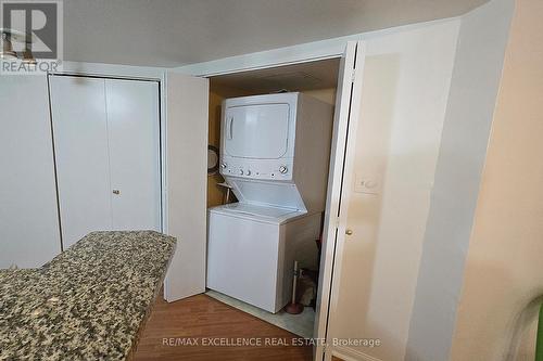 809 - 25 Grenville Street, Toronto, ON - Indoor Photo Showing Laundry Room