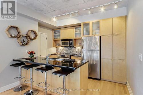 1002 - 333 Adelaide Street E, Toronto, ON - Indoor Photo Showing Kitchen