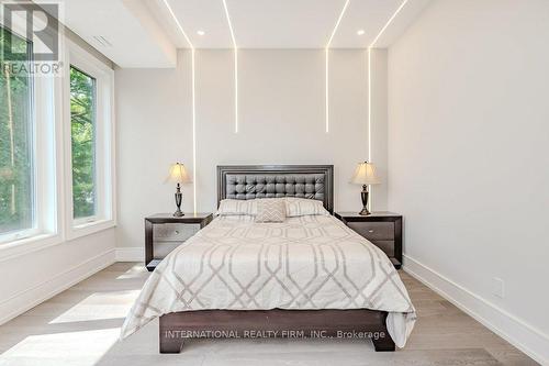 564 Stonecliffe Road, Oakville, ON - Indoor Photo Showing Bedroom