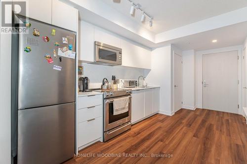 1105 - 30 Samuel Wood Way, Toronto, ON - Indoor Photo Showing Kitchen