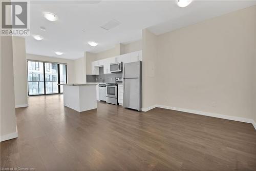 690 King Street Unit# 418, Kitchener, ON - Indoor Photo Showing Kitchen