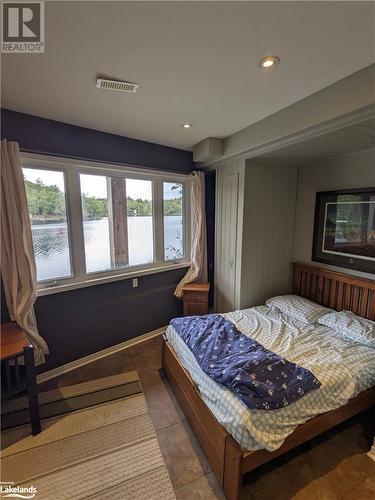 2039 Beaver Dam Road Road, Coldwater, ON - Indoor Photo Showing Bedroom