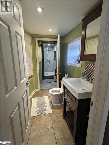 2039 Beaver Dam Road Road, Coldwater, ON - Indoor Photo Showing Bathroom