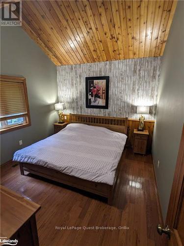 2039 Beaver Dam Road Road, Severn, ON - Indoor Photo Showing Bedroom