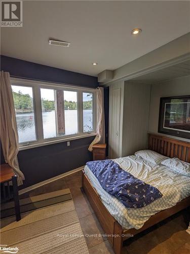 2039 Beaver Dam Road Road, Severn, ON - Indoor Photo Showing Bedroom