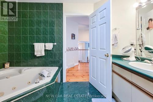 160 Davis Street, Port Colborne, ON - Indoor Photo Showing Bathroom