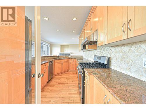 Upper Unit 1275 20Th Street, West Vancouver, BC - Indoor Photo Showing Kitchen