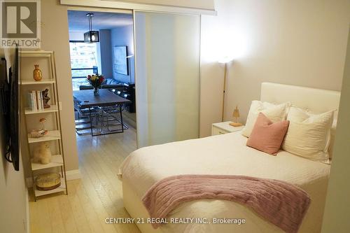 403 - 224 King Street W, Toronto, ON - Indoor Photo Showing Bedroom