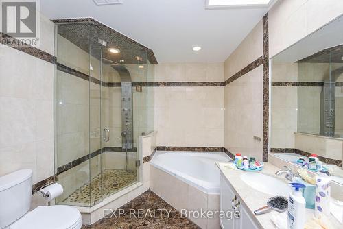 3205 - 35 Kingsbridge Garden Circle, Mississauga, ON - Indoor Photo Showing Bathroom