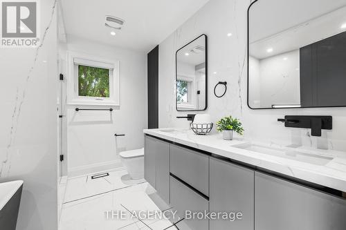 34 Burton Grove, King, ON - Indoor Photo Showing Bathroom