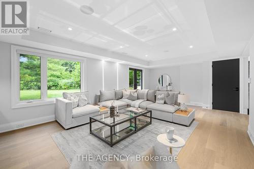 34 Burton Grove, King, ON - Indoor Photo Showing Living Room