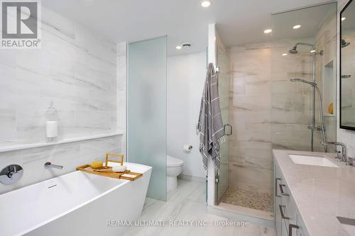 515 - 280 Howland Avenue, Toronto, ON - Indoor Photo Showing Bathroom