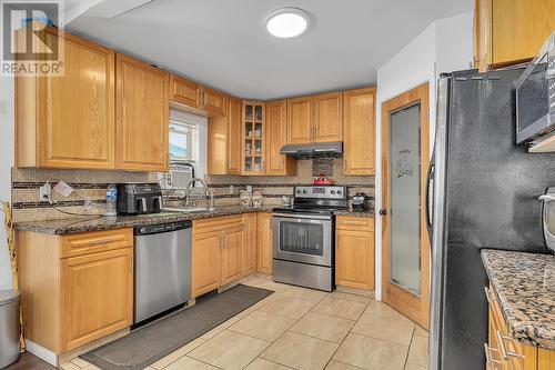 5463 Sumac Street, Oliver, BC - Indoor Photo Showing Kitchen