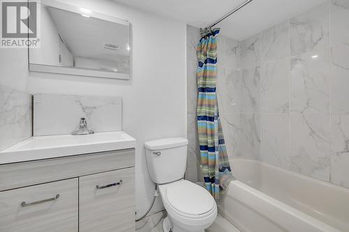 5463 Sumac Street, Oliver, BC - Indoor Photo Showing Bathroom