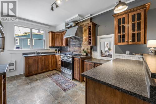 86 Springdale Street, St. John'S, NL - Indoor Photo Showing Kitchen