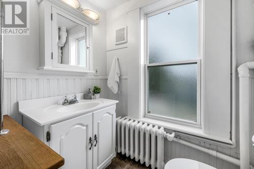 86 Springdale Street, St. John'S, NL - Indoor Photo Showing Bathroom