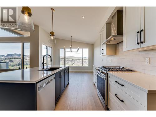 1007 Mt. Burnham Road, Vernon, BC - Indoor Photo Showing Kitchen With Upgraded Kitchen