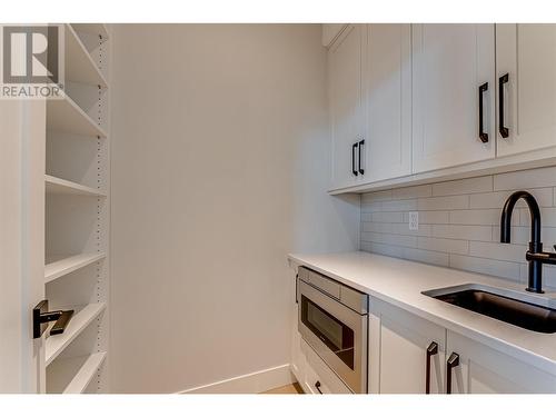 1007 Mt. Burnham Road, Vernon, BC - Indoor Photo Showing Kitchen