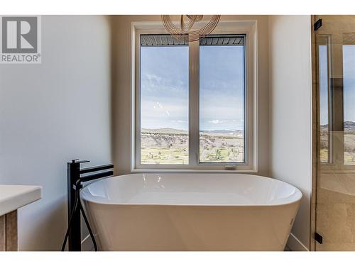 1007 Mt. Burnham Road, Vernon, BC - Indoor Photo Showing Bathroom