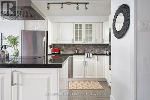 A-0504 - 1555 Avenue Road, Toronto, ON - Indoor Photo Showing Kitchen