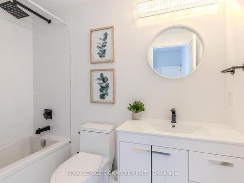 218-6065 Mcleod Rd, Niagara Falls, ON - Indoor Photo Showing Bathroom