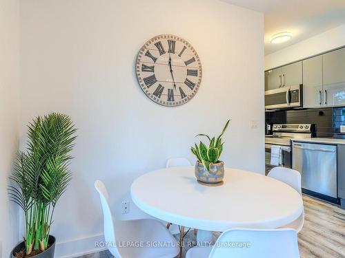 218-6065 Mcleod Rd, Niagara Falls, ON - Indoor Photo Showing Dining Room