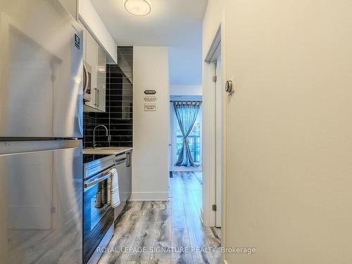 218-6065 Mcleod Rd, Niagara Falls, ON - Indoor Photo Showing Kitchen