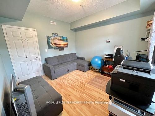 314-50 Mill St N, Port Hope, ON - Indoor Photo Showing Living Room