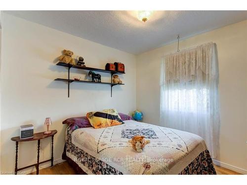 227 Carrol St, Wellington North, ON - Indoor Photo Showing Bedroom