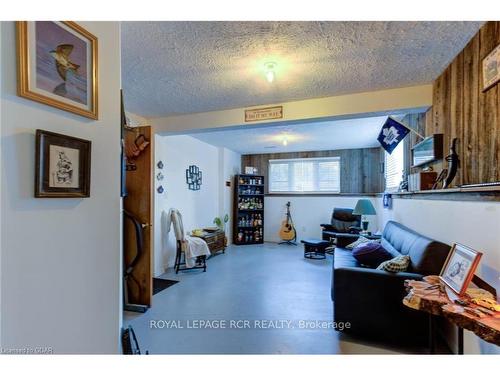 227 Carrol St, Wellington North, ON - Indoor