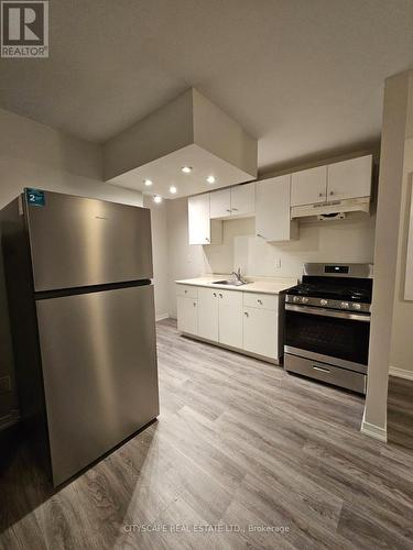 2A - 207 Main Street, Wasaga Beach, ON - Indoor Photo Showing Kitchen