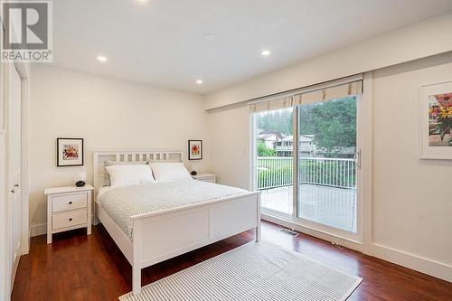 1096 Viney Road, North Vancouver, BC - Indoor Photo Showing Bedroom