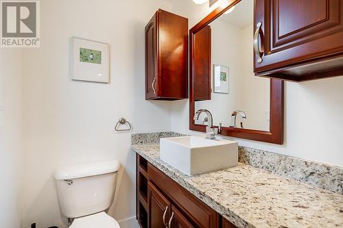 1096 Viney Road, North Vancouver, BC - Indoor Photo Showing Bathroom