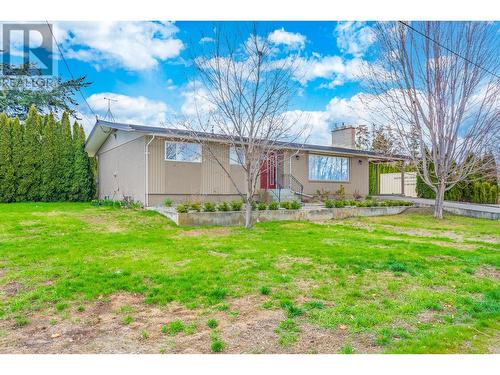 3259 St. Amand Road, Kelowna, BC - Outdoor