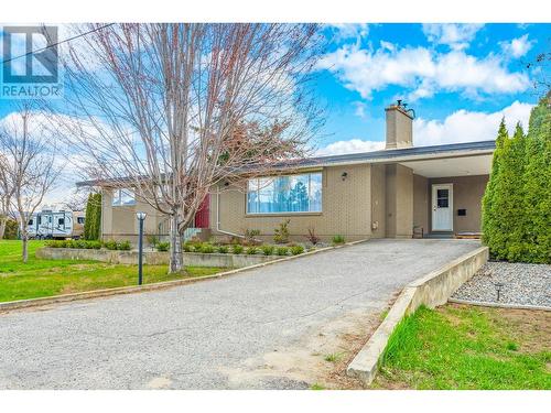 3259 St. Amand Road, Kelowna, BC - Outdoor