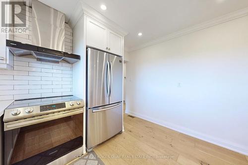 4 Honeybourne Crescent, Markham, ON - Indoor Photo Showing Kitchen