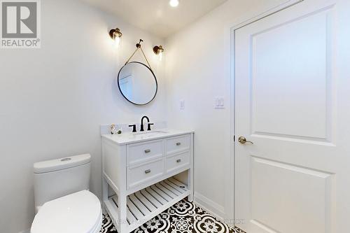 4 Honeybourne Crescent, Markham, ON - Indoor Photo Showing Bathroom