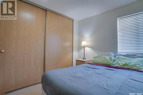 1403 430 5Th Avenue N, Saskatoon, SK - Indoor Photo Showing Bedroom