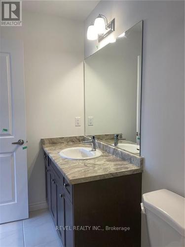 9 Bellhouse Avenue, Brantford, ON - Indoor Photo Showing Bathroom