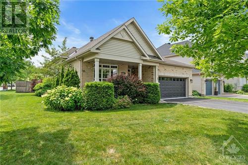 647 Brookwood Circle, Ottawa, ON - Outdoor With Facade