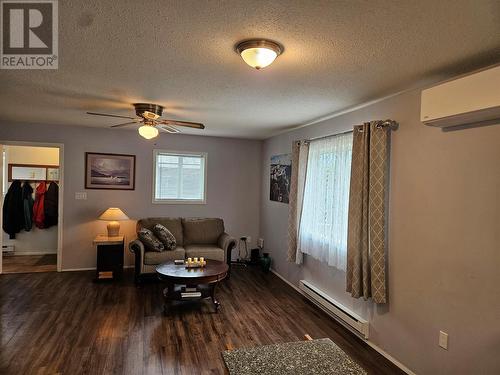 724 6Th Avenue, Keremeos, BC - Indoor