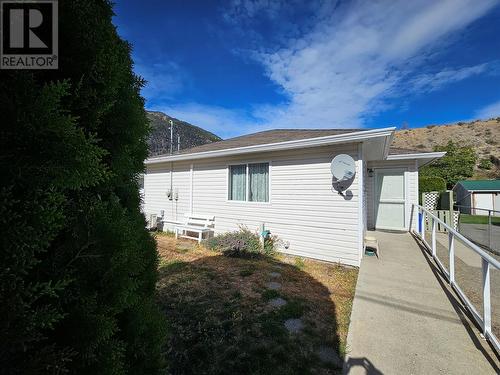 724 6Th Avenue, Keremeos, BC - Outdoor With Exterior