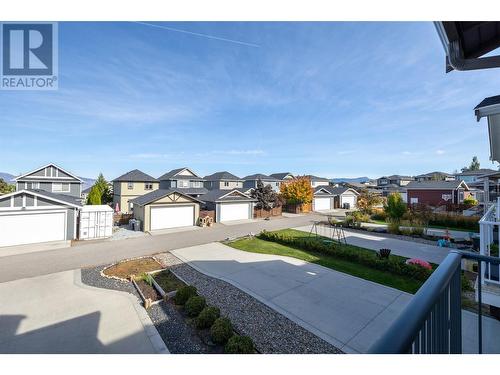 1280 Bergamot Avenue, Kelowna, BC - Outdoor