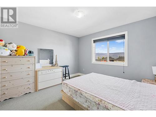 1280 Bergamot Avenue, Kelowna, BC - Indoor Photo Showing Bedroom