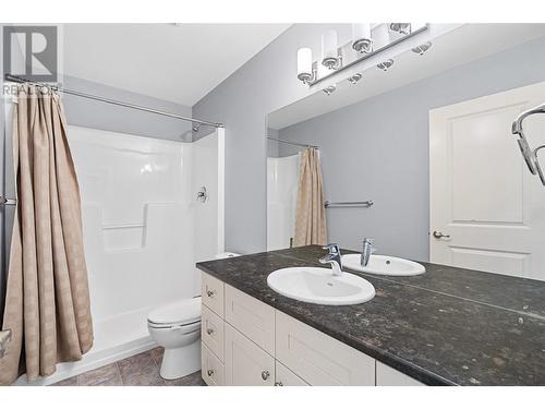 1280 Bergamot Avenue, Kelowna, BC - Indoor Photo Showing Bathroom