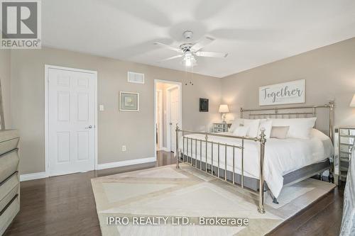 17 Robinson Road, Halton Hills, ON - Indoor Photo Showing Bedroom